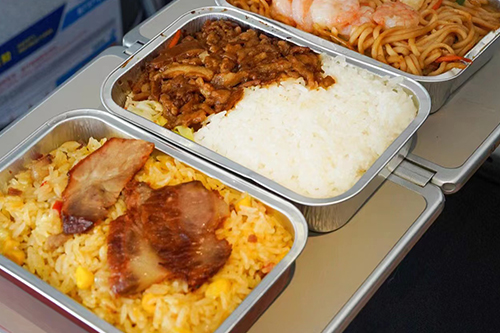 الأطعمة والوجبات على الخطوط الجوية
